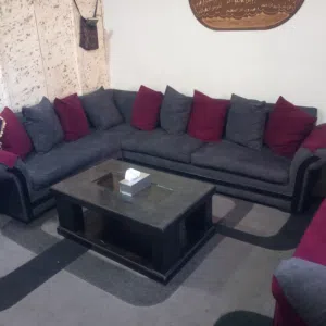 طقم كنب 9 مقاعد وطاولات و سجاد