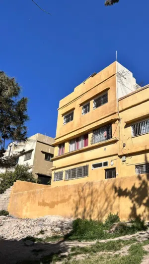 عمارة في منطقة الاشرفية