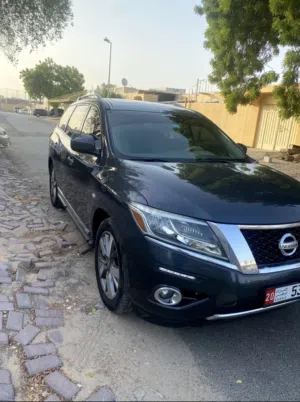 Nissan Pathfinder full options with zero accident