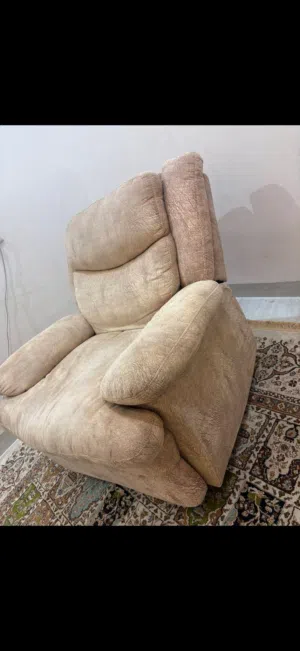 للبيع كرسي استرخاء مستعمل