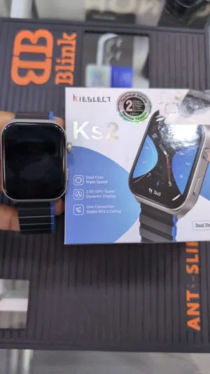ثلاث ساعات بحاله ممتازه للبيع مع كامل الاغراض