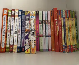 قصص للبيع Diary of a wimpy kid BIG NATE Geronimo stilton Goddess girls TOM GATES a SNICKER OF MAGIC