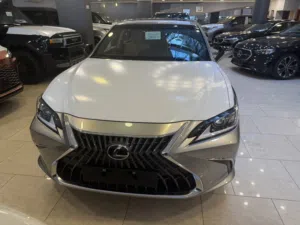 Lexus ES300h 2025 زيرو كفالة الوكيل