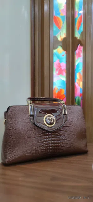 شنطه يد اكسوارات