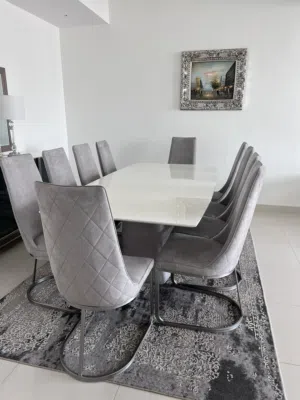 طاولة طعام