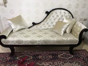 كنبة من خشب الزان الطبيعي