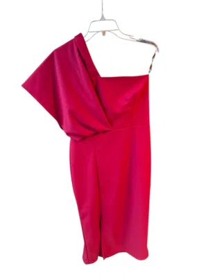 Short red dress فستان احمر قصير