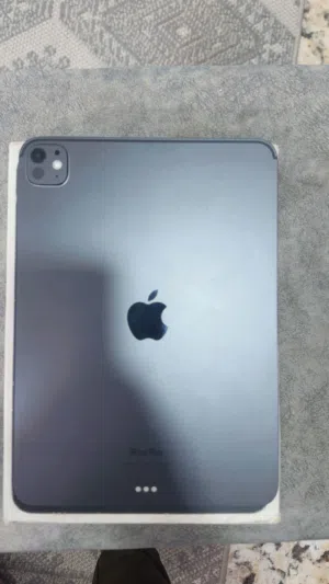 ايباد 11برو M4 جدا نضيف