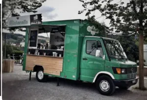 فرصة استثمار عربة بيع مشروبات و حلويات مرخص في شارع الأردن