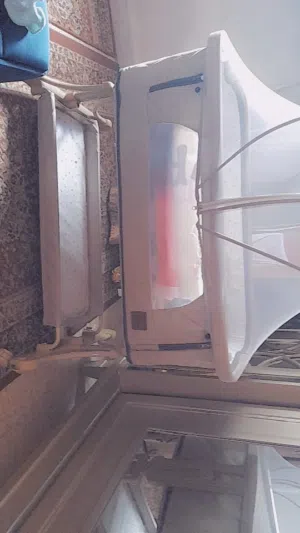 تخت للبيع +حمالة للرضع