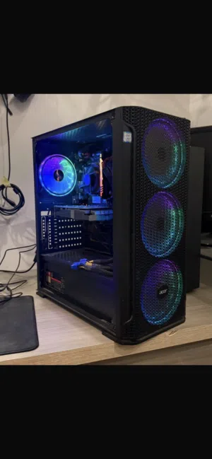 كمبيوتر للبيع