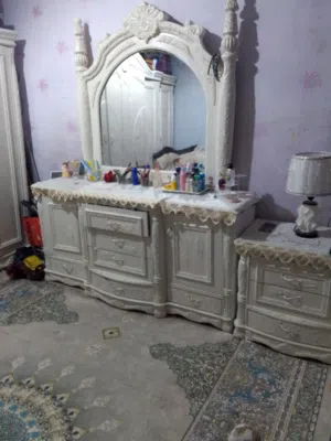 ميز مراية للبيع