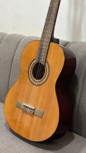 قيتار كلاسيكي