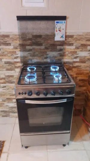 فرن غاز مستعمل بحال جيده شغال 100% الموقع داخل اربد
