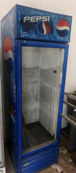 ثلاجة ببسي بحالة ممتازة للبيع ثلاجة اجبان بحالة ممتازة