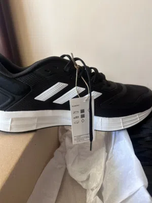 بوت adidas جديد بكرتونتو من الوكالة