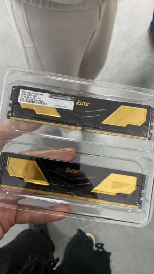 Ram ddr4 teamgruop   واحد رام سرعتها 2933mhz سعە 16 90 الف  ثانی سرعتها 2400mhz و سعە 16 75 الف
