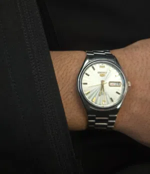ساعة Seiko 5 أوتوماتيك فضية موديل 2000 يابانية أصلية