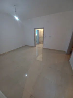 عمارة للبيع في القوارشة شارع الشجر ثاني قطعة من الرئيسي