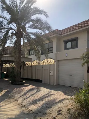 More than 6 bedrooms . 5+ Bathrooms . 520 m23