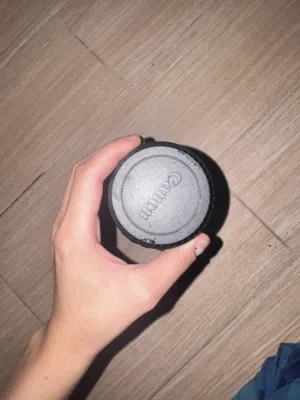 كاميرا Canon 2000D شبه جديدة