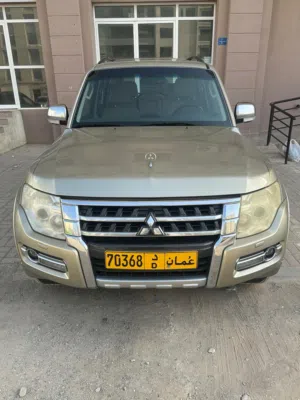 MITSUBISHI PAJERO 3.8 FULL OPTIONS 6 CYLINDERS , 2015 MODEL. Accident free in Excellent condition.
