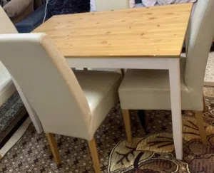 طاوله 4كراسي للبيع