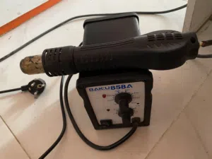 ادوات صيانة الهواتف مستخدم عررررطه