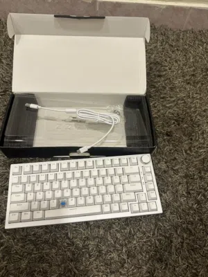 كيبورد ajazz ak820 bro جديد لم يستخدم فتح فقط للتصوير بلو سوتش بلوتوث و واير و في ليه تطبيق