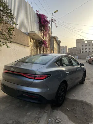 تمشي بالشحنه الكهرباء معى فل بترول 2100 كيلو هايبرد BYD بي واي دي غني على التعريف 2026زيرو وارد شحن