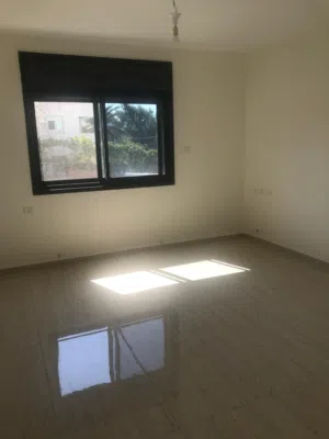 شقة غير مفروشة للايجار في الماصيون شارع المكتبة 2500 شيقل