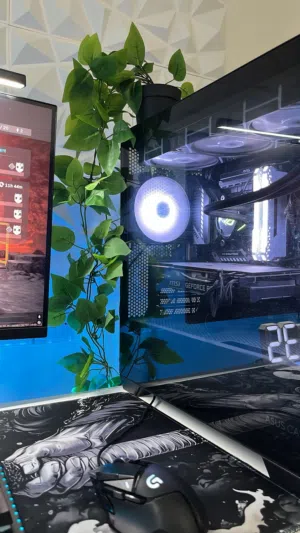 للبيع بي سي جيمنج شبه جديد بدون اي مشاكل تعال و افحص