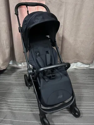 عربانه أطفال mama’s & papa’s موديل airo