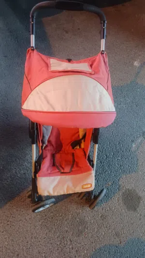 مستعمل للبيع عربة أطفال For sale baby Stroller