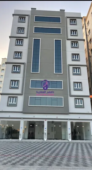 شقة راقية جدا للايجار في المعبيلة الحنوبية بقرب من اسواق بن راشد وجامع البارئ