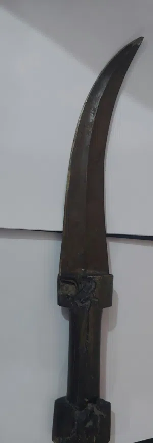 خنجر أثري قديم نصل حديد مطروق مقبض قرن..
