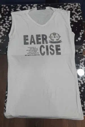 T-Shirts . Other . XL . Used1