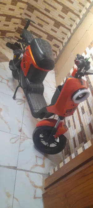 دراجه شحن ار 9 جديد ابيع بدون بطاريات