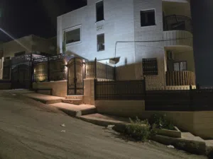 150 m2 3 Bedrooms Townhouse for Sale in Amman Marka Al Shamaliya