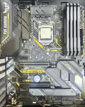 للبيع i9-9900K / Z390 / 16GB