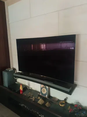 شاشه تلفزيون LG 55بوصه للبيع