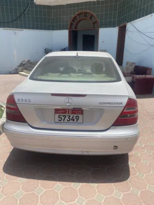 مرسيدس E200