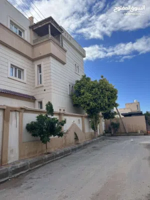 ‏أكثر من 6 غرف ‏.‏ ٣ حمّامات ‏.‏ 600 م٢‏3