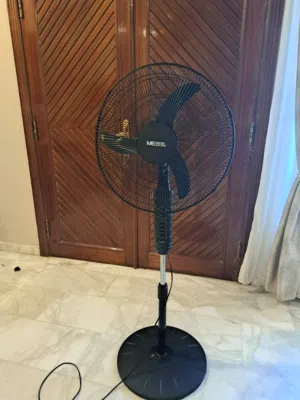 مروحه ستاند Master Electric ثلاث سرعات بحاله ممتازه مع تايمر