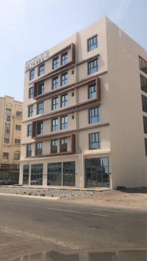 محلات للبيع في منطقه الخوض للاستثمار
