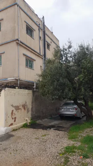 عمارة سكنية للبيع بحالة ممتازة