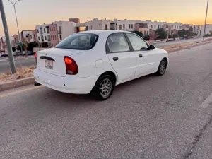 دايو لانوس 2001