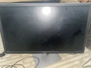 Lenovo ThinkCentre M720q Tiny للبيع مع شاشة dell