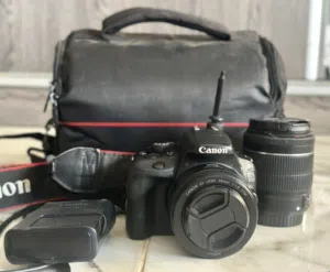للبيع: Canon 100D احترافية مع كامل ملحقاتها  و عدسة 50mm - حالة ممتازة