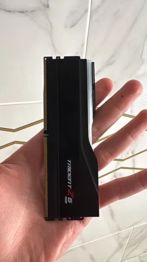 رام ddr5 16×1 rgb 5600 hs ..........................................................................